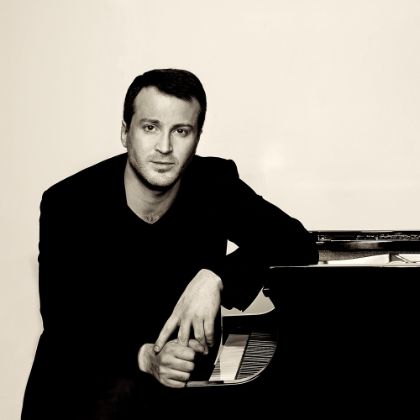 /magnoliaAuthor/steinway.com-americas/news/features/despair-hope-jean-philippe