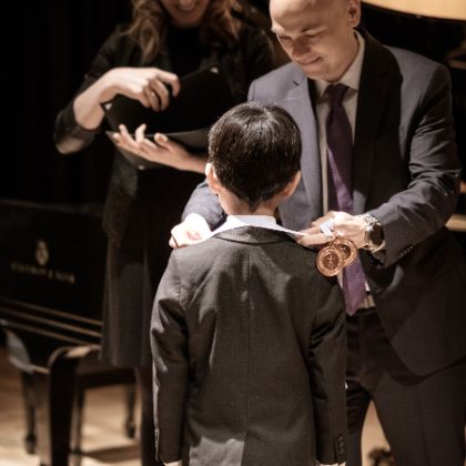 https://www.steinway.com/news/articles/5-ways-piano-competitions-benefit-students