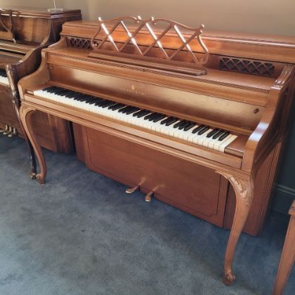 /magnoliaAuthor/steinwaydetroit.com/pianos/used-inventory/Pre-Owned-Upright-Pianos/steinway-console-386857