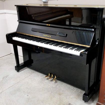/magnoliaAuthor/steinwaydetroit.com/pianos/used-inventory/Pre-Owned-Upright-Pianos/yamaha-upright-1067225